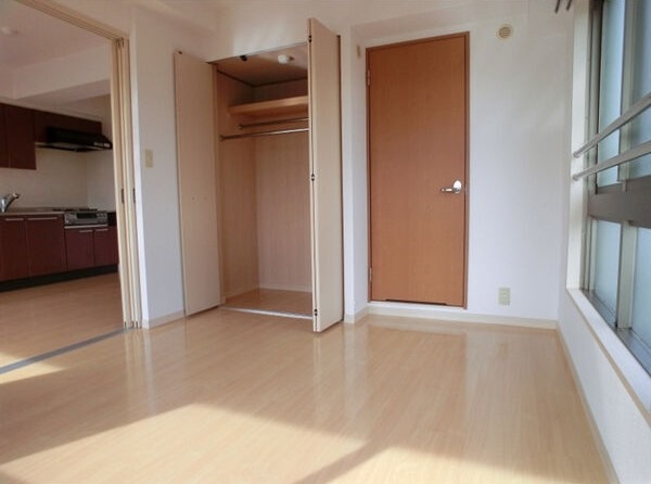 こちらは寝室にいかがでしょうか