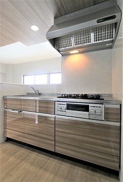 綺麗なキッチンで料理がはかどります