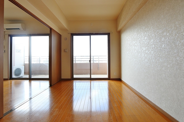 ダブルベッド置けます