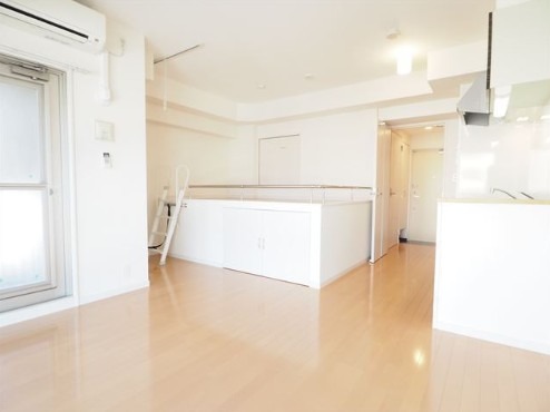 明るく広々としたお部屋です。