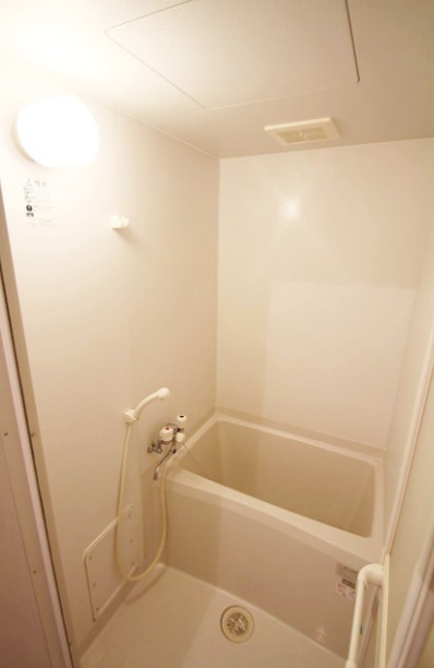 清潔感のある浴室です