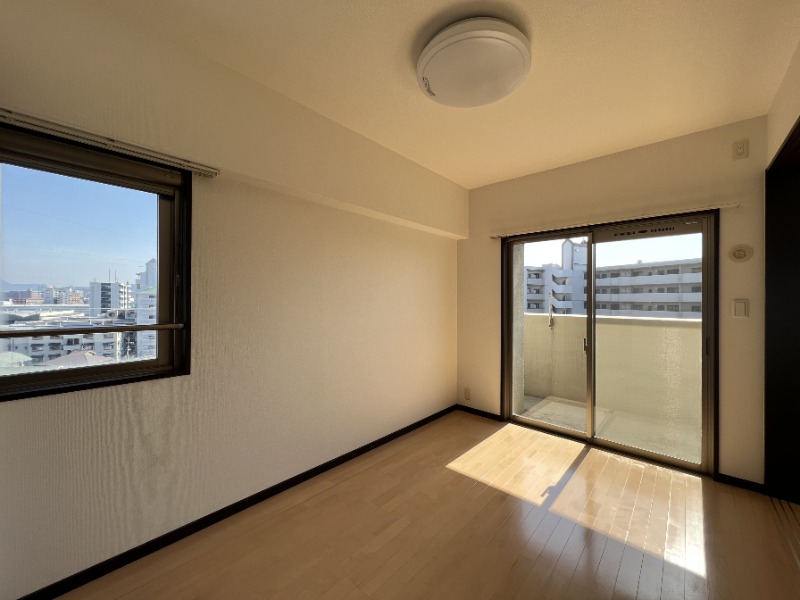 こちらは寝室にいかがでしょうか