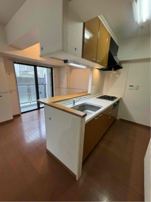 広々キッチンスペースも確保できているリビングです。