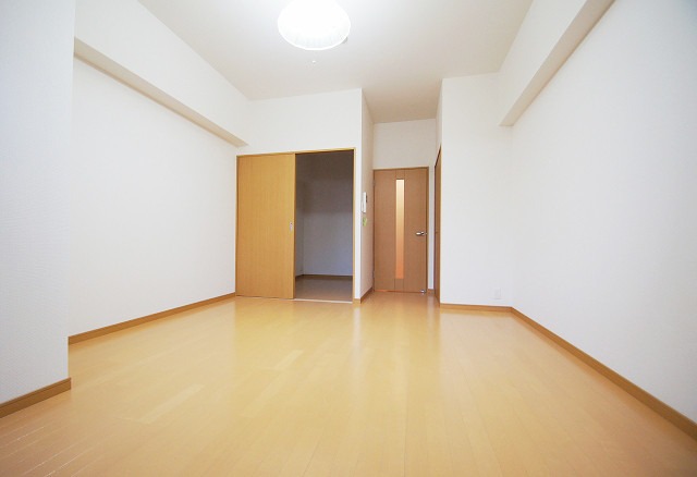 家具の配置がしやすいお部屋です