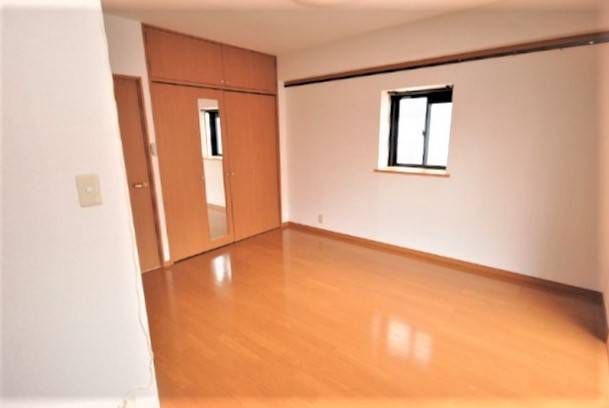 家具の配置に困らないリビングですね