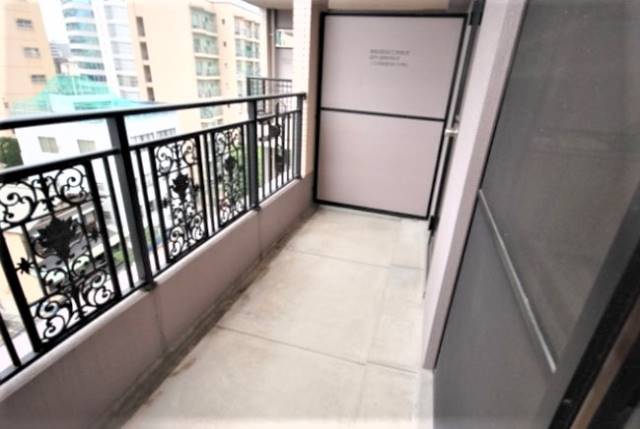 広々としたバルコニー