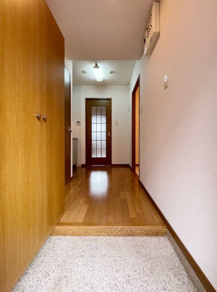 玄関からはこのようになっています