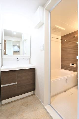 お出かけ前の身支度はこちらで