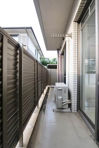 日当たり良好なのでバルコニーもリラックスできますよ