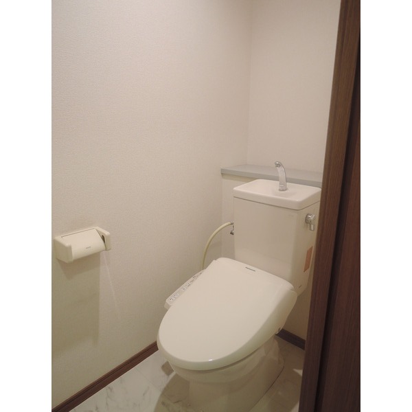 清潔感のあるお手洗いですね