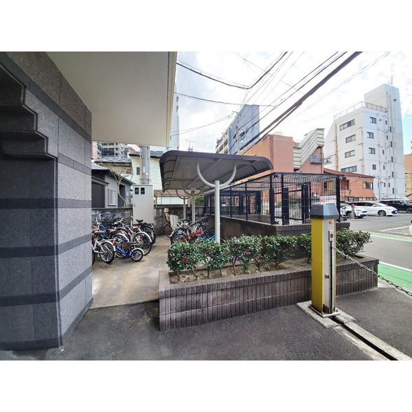 自転車はこちらに