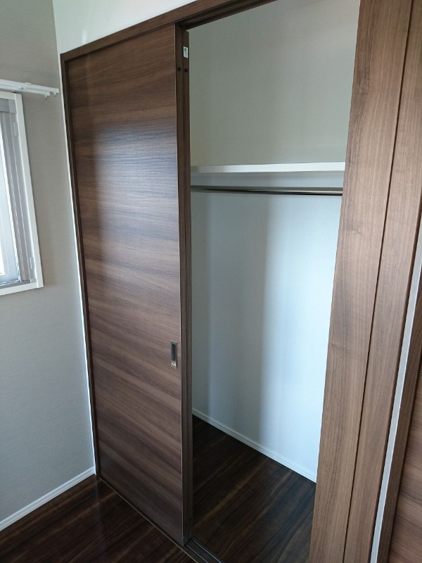 お洋服が多い方でも楽々収納できます