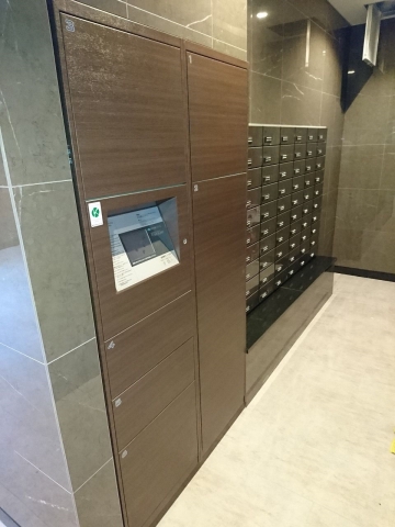 不在時でも荷物が受け取れる宅配ボックス完備