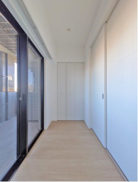 こちらは寝室にぴったりの洋室です