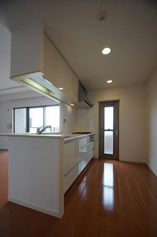 人気のカウンターキッチンです