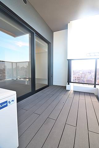 ウッドデッキバルコニーです