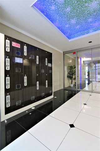 忙しい方に便利な宅配ボックス付き