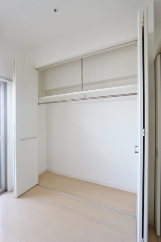一人暮らしには充分すぎる収納です