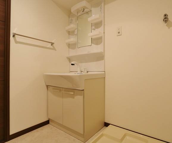 毎日の身支度もしやすい洗面所です