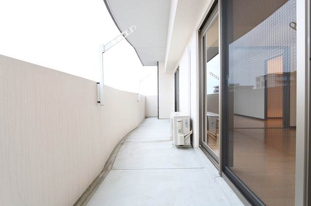 広々としたバルコニーです