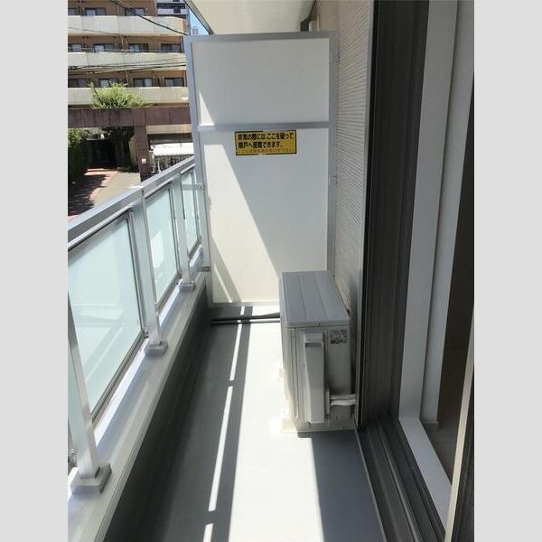 天気のいい日はこちらで洗濯物を干せます