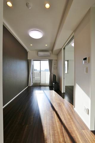 温かみのある造りのお部屋ですね