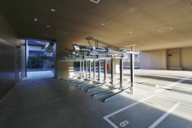 駐輪場もしっかりと、バイク置き場もあります