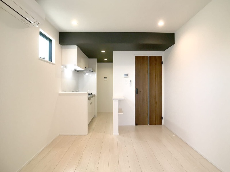 広々リビングでゆっくりお過ごしください