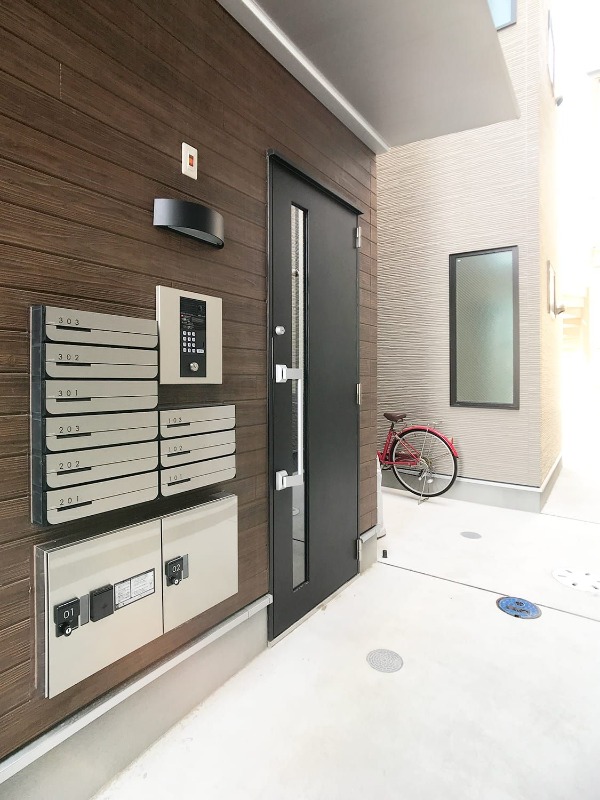 不在時でも荷物を受け取れる宅配ボックス