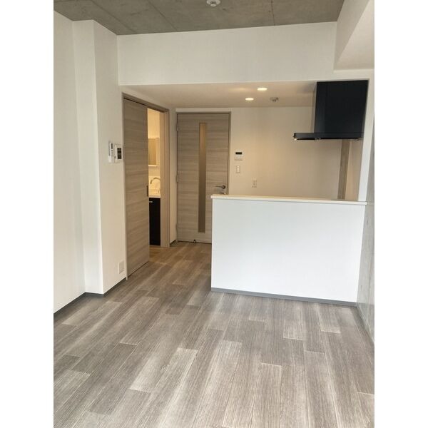 家具の配置がしやすいリビングですね