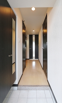 明るくオシャレな玄関です