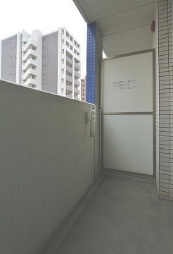 広々空間のバルコニーで洗濯物も沢山干せます