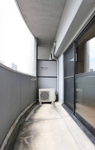 日当たりの良いバルコニーですよ