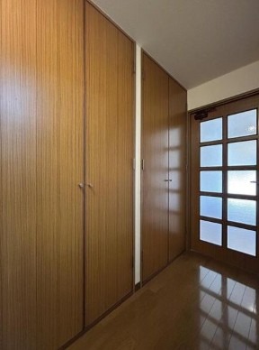 こちらにも収納スペースがあります。