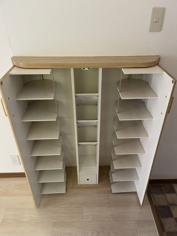 下駄箱はこちらです