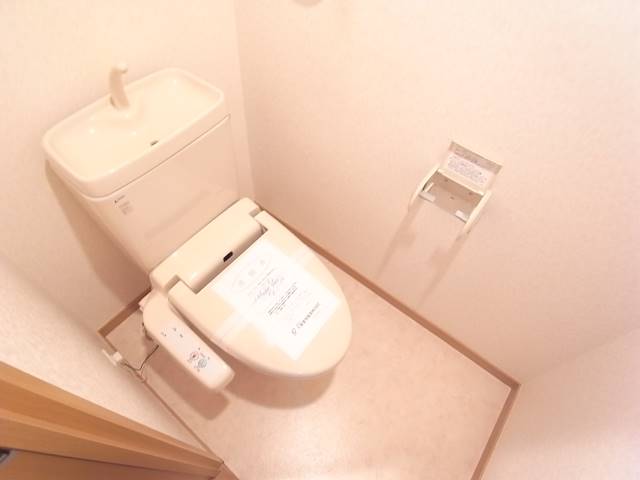 ウォシュレット完備です。