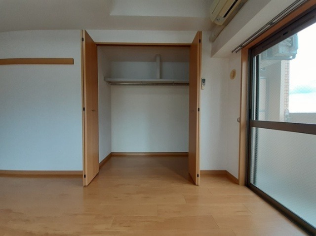 お荷物はこちらへ。