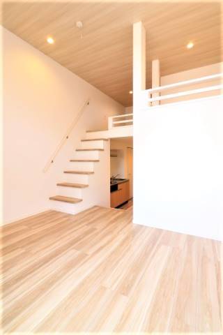 階段が印象的です。