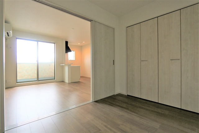 こちらは寝室にどうぞ