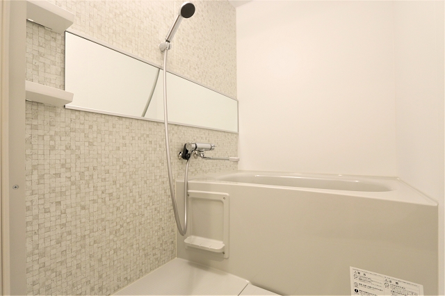 清潔感あるお風呂ですね