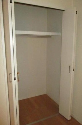 洋服も沢山収納できます