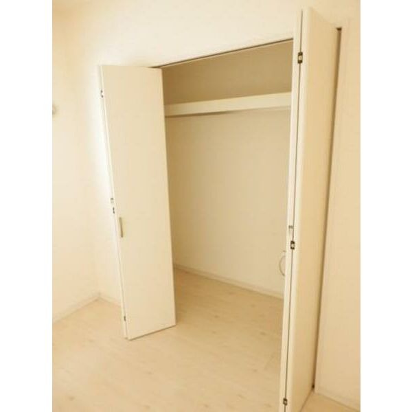 お洋服が多い方でも楽々収納できます