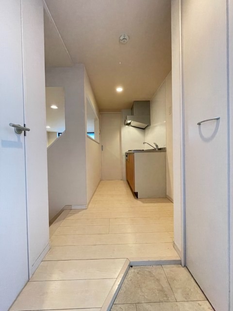 玄関も充分なひろさです