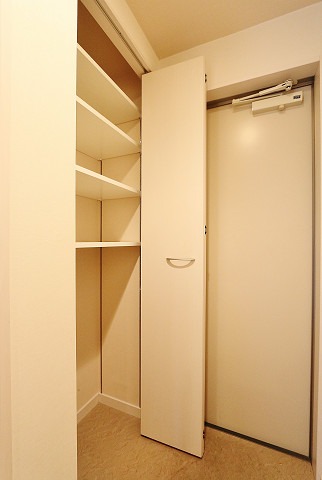 玄関収納も充実しています