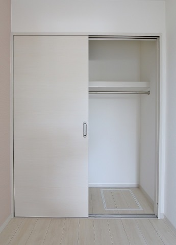 お洋服が多い方でも楽々収納できます