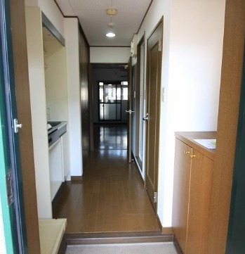 玄関からはこのようになっています。