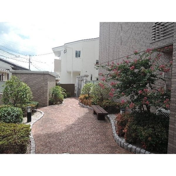 きれいなエントランスで帰ってきたくなりますね