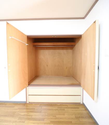 奥行きのあるバスルーム