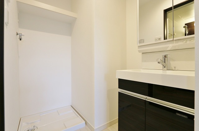 独立洗面台完備。