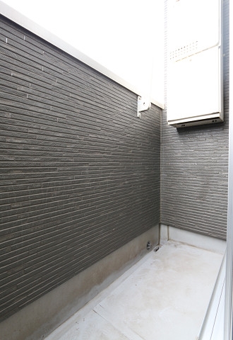 天気の良い日の洗濯物はこちらでされてください